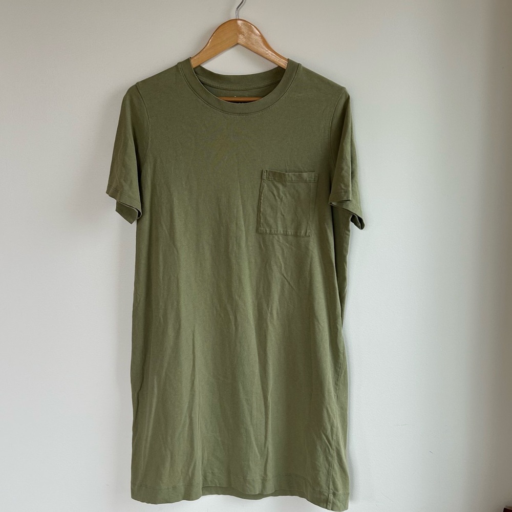 Everlane Weekend Tee Shirt Dress Sage Green Medium Relaxed Fit